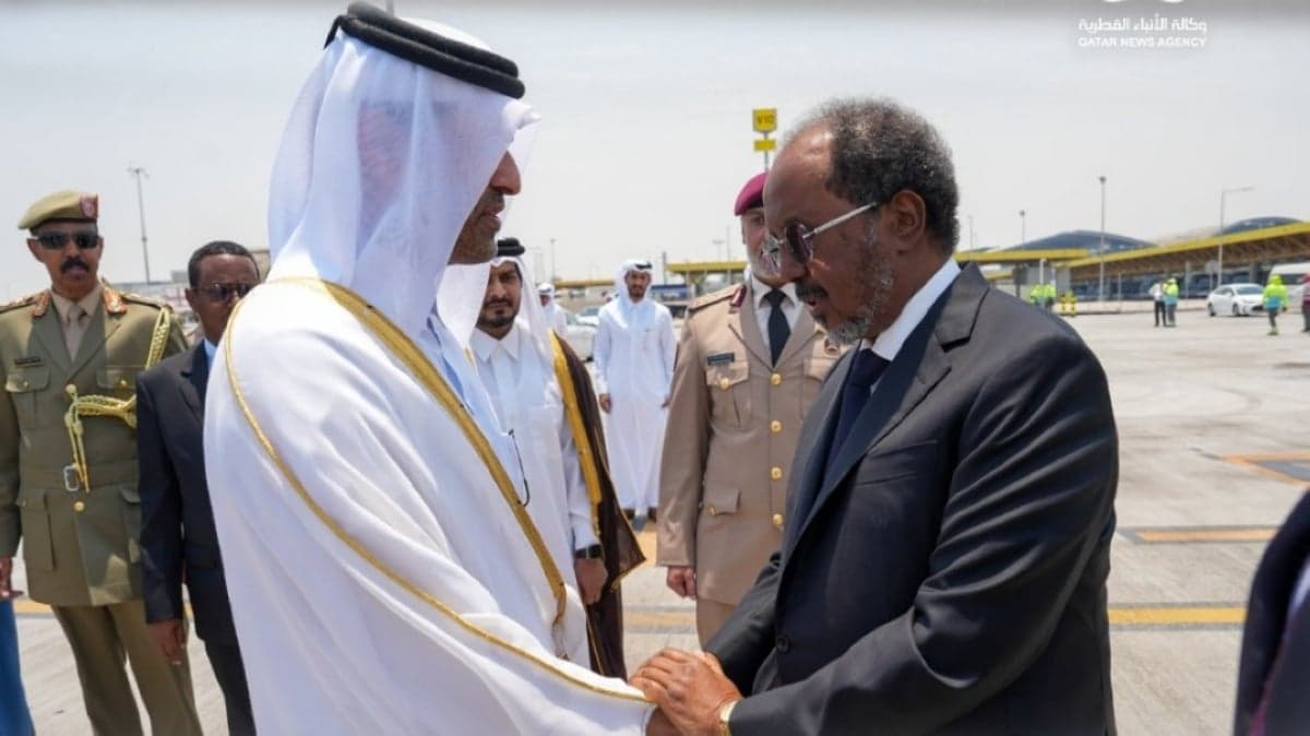 رئيس الصومال يصل الدوحة لتقديم العزاء في فقيد الوطن الكبير
